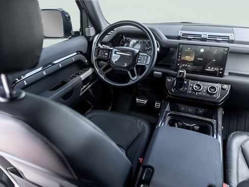 Used 2023 Land Rover Defender 130 SE AWD/4WD image 32