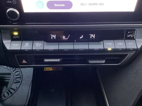 Used 2025 Toyota Camry LE image 18