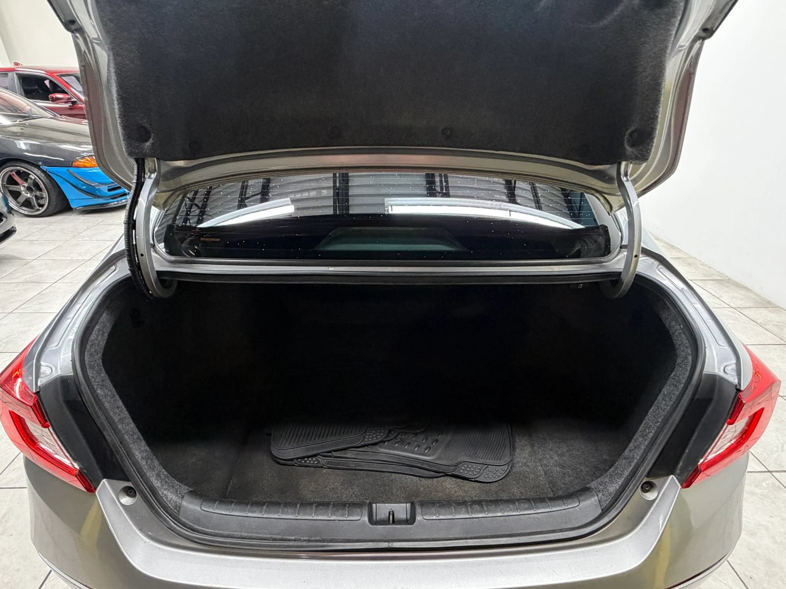 Used 2019 Honda Accord LX image 17