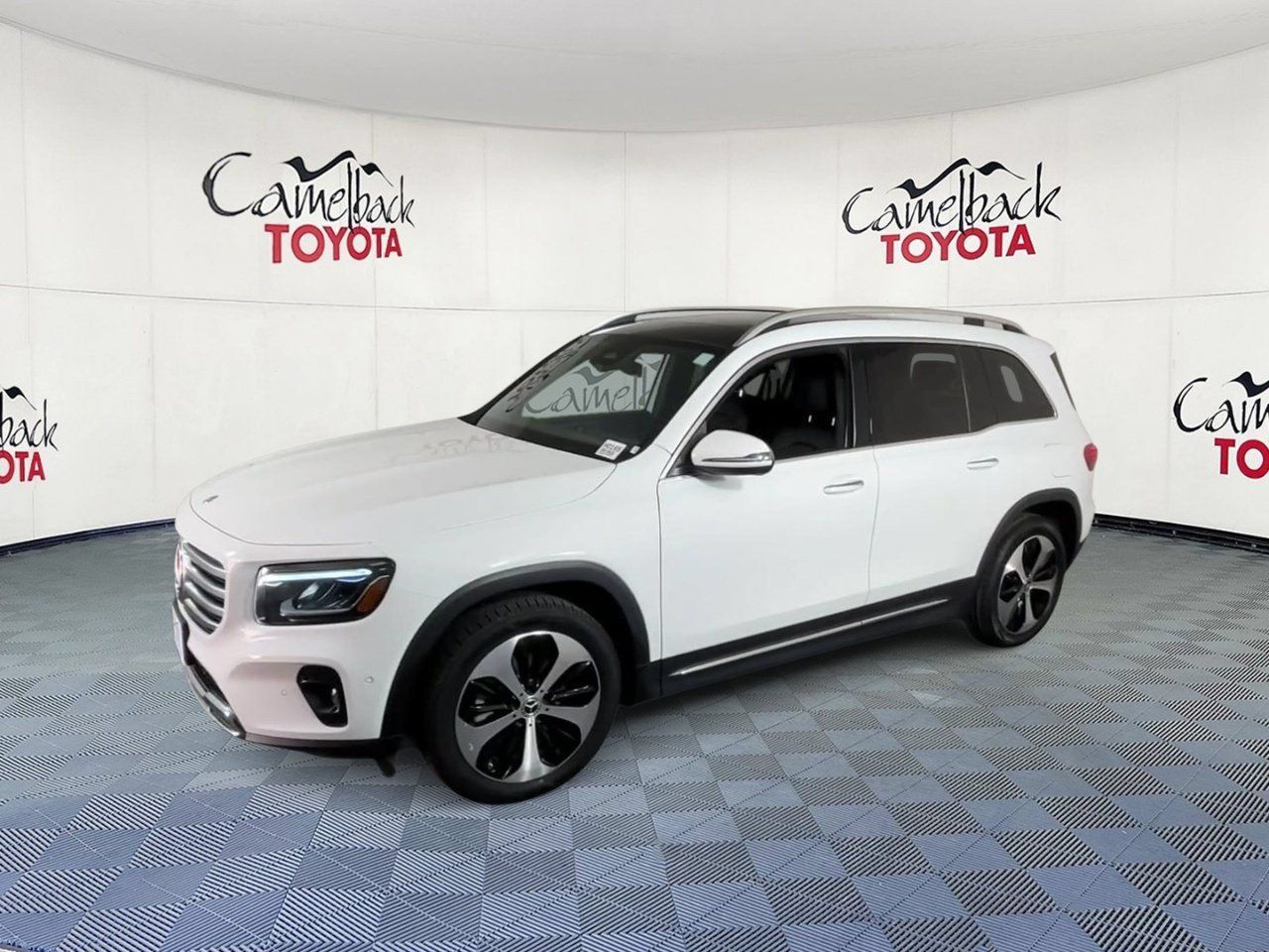 Used 2025 Mercedes-Benz GLB 250 image 7