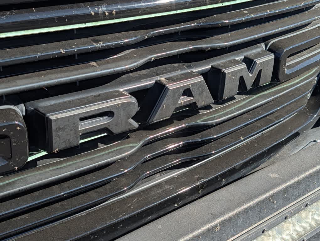 Used 2019 RAM 1500 Laramie AWD/4WD image 9