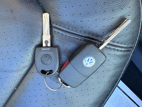 Used 2007 Volkswagen Beetle Convertible w/ Package 2 image 51