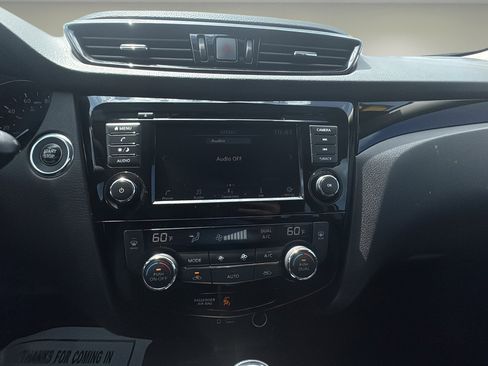 Used 2022 Nissan Rogue Sport SV w/ Technology Package image 12