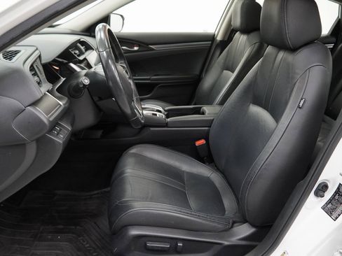 Used 2018 Honda Civic Touring image 15