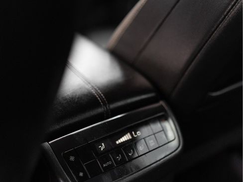 Used 2022 Nissan Pathfinder SL AWD/4WD image 12