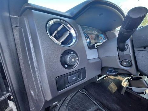 Used 2013 Ford F150 XLT w/ XLT Chrome Pkg image 10