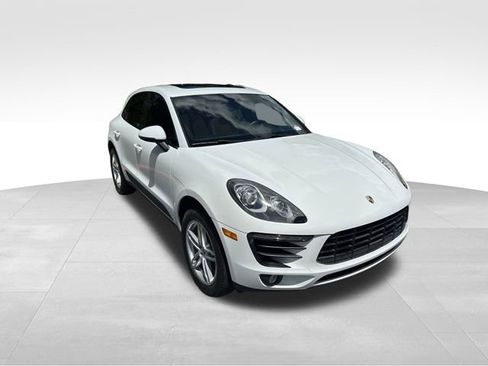 Used 2018 Porsche Macan Sport Edition w/ Driver Memory Package image 7