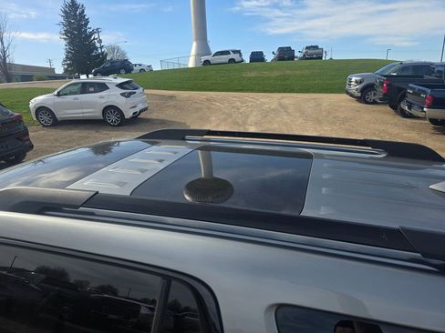 Used 2023 GMC Acadia SLT w/ Elevation Edition AWD/4WD image 6