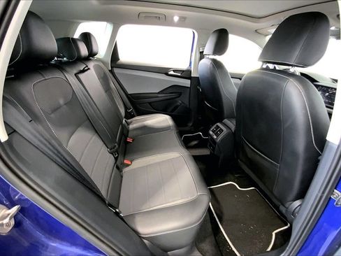 Used 2023 Volkswagen Taos SE FWD image 25