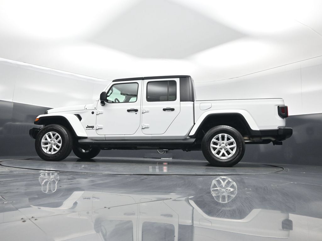 Used 2023 Jeep Gladiator Sport AWD/4WD image 46