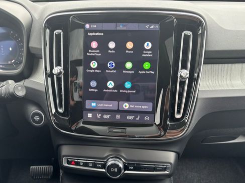 Certified 2026 Volvo XC40 B5 Core w/ Climate Package AWD/4WD image 10