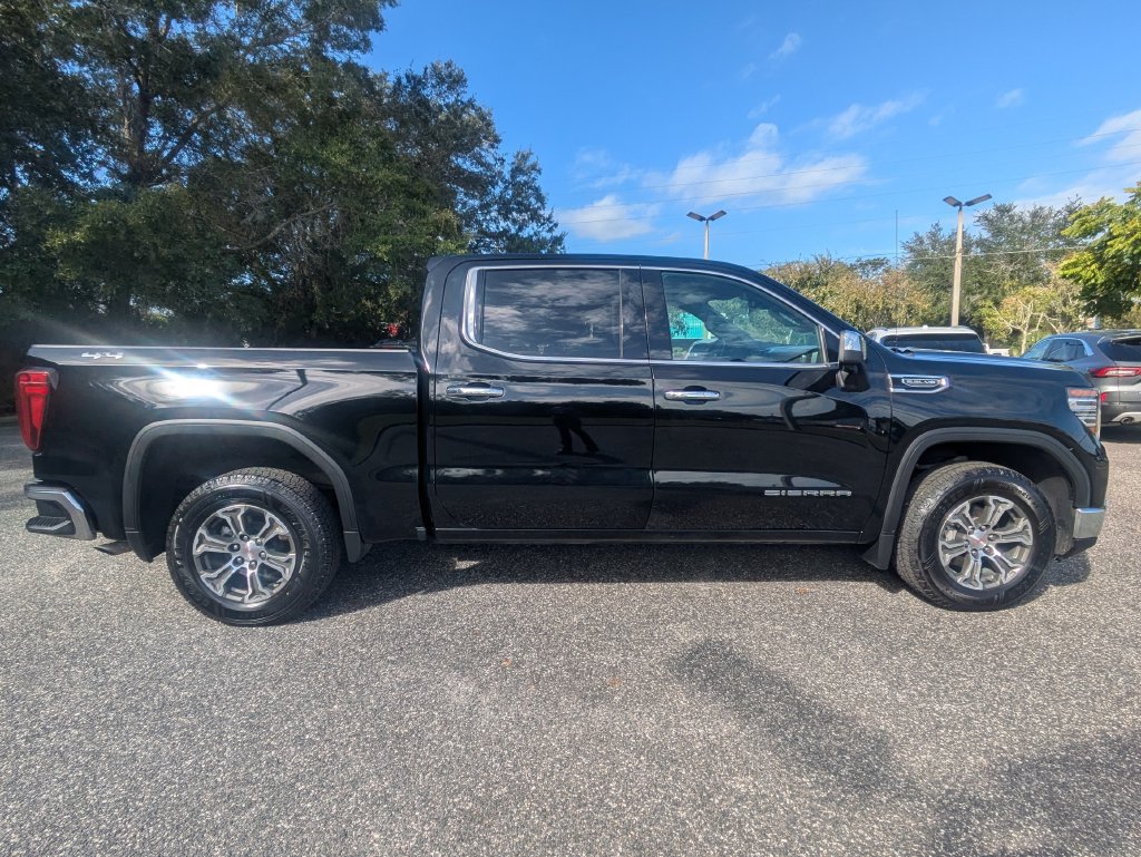 Used 2025 GMC Sierra 1500 SLT AWD/4WD image 33