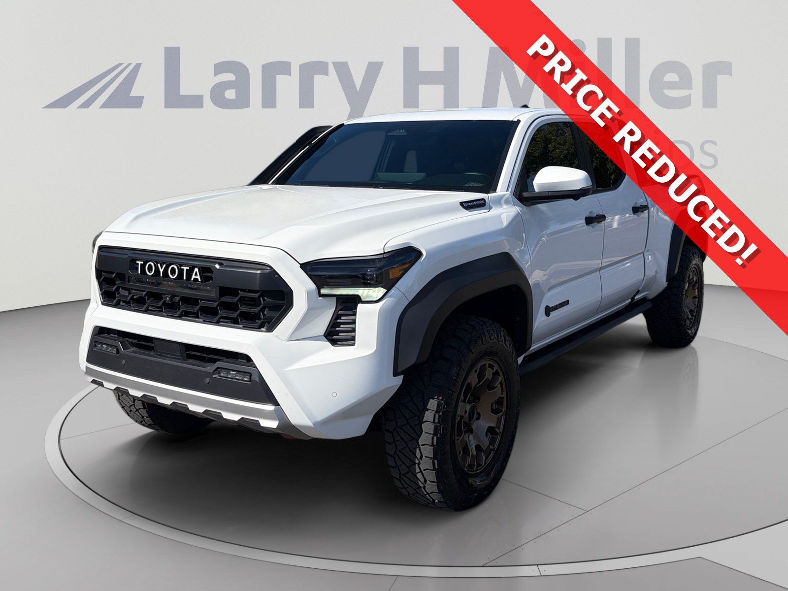 Certified 2025 Toyota Tacoma 4x4 Double Cab Hybrid image 1