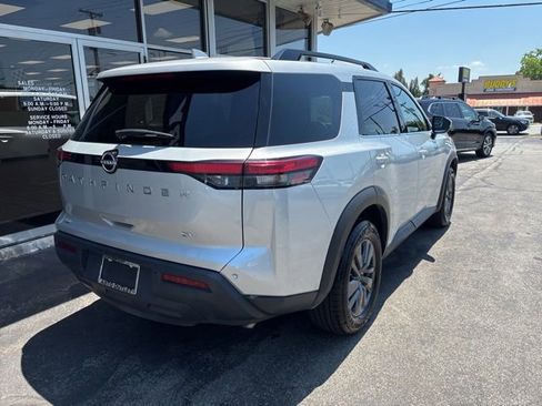 Used 2024 Nissan Pathfinder SV FWD image 6