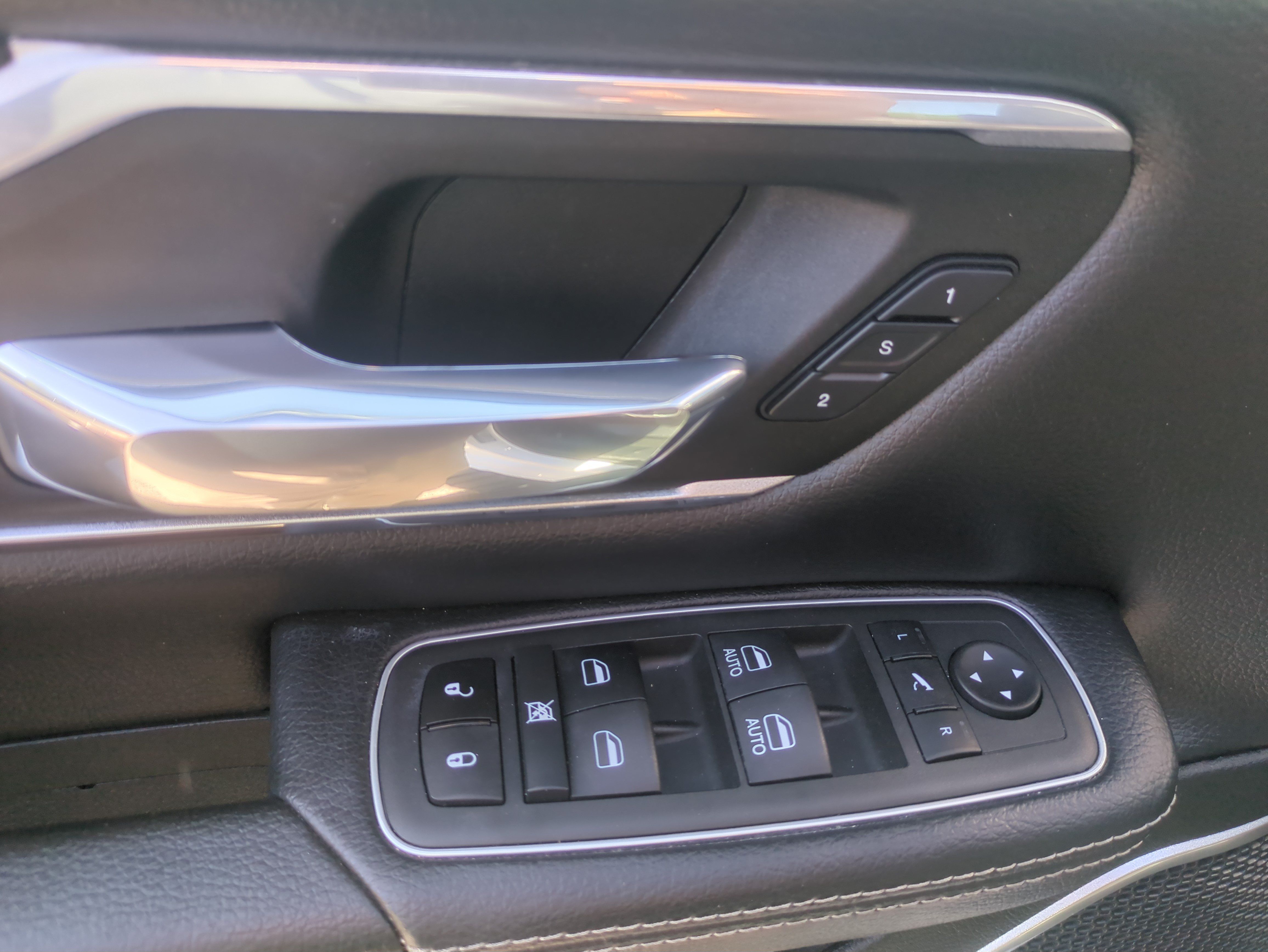 Used 2022 RAM 1500 Laramie AWD/4WD image 10