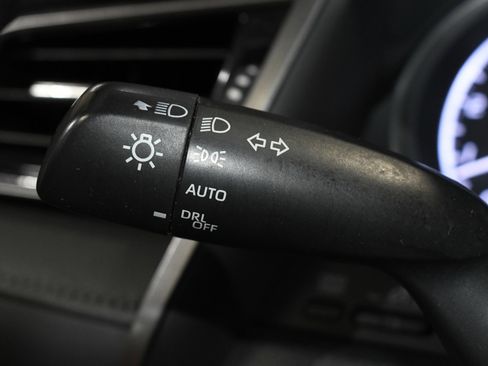 Used 2021 Toyota Camry LE image 27