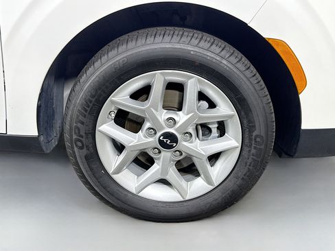 Used 2024 Kia Soul LX w/ Option Group 015 FWD image 31