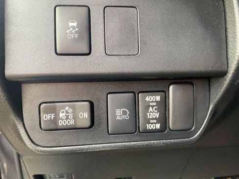 Used 2020 Toyota Tacoma TRD Sport image 16