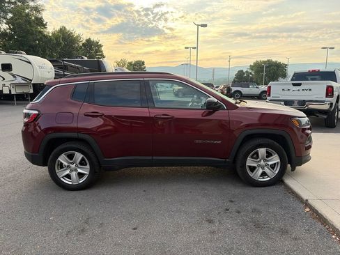 Used 2022 Jeep Compass Latitude AWD/4WD image 4