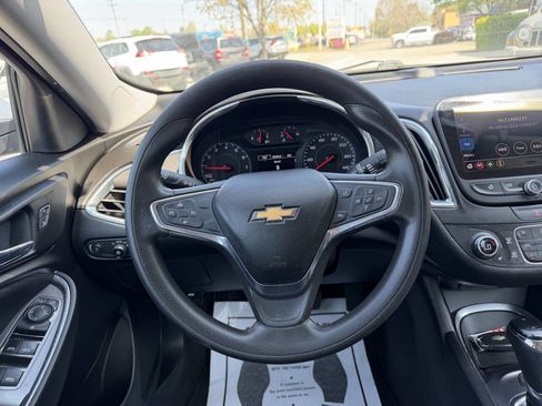 Used 2019 Chevrolet Malibu LT image 24