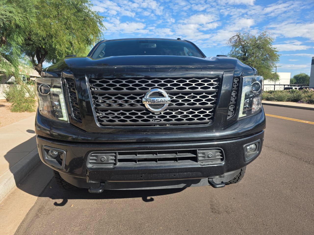 Used 2018 Nissan Titan SV w/ SV Convenience Package AWD/4WD image 8