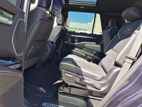 Used 2025 Cadillac Escalade Premium Luxury AWD/4WD image 26