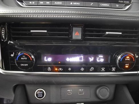 Used 2022 Nissan Rogue SV w/ SV Premium Package AWD/4WD image 18