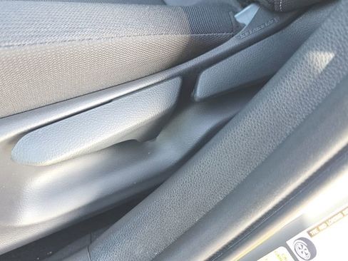 Used 2023 Toyota Corolla LE FWD image 15