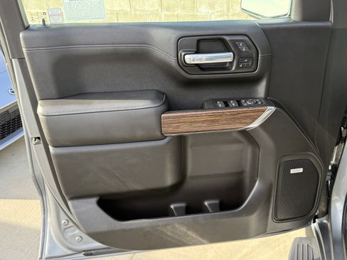 Used 2021 Chevrolet Silverado 1500 High Country w/ Technology Package image 18