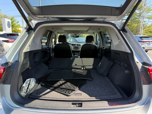Certified 2022 Volkswagen Tiguan SE AWD/4WD image 9