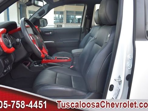 Used 2022 Toyota Tacoma Limited image 20
