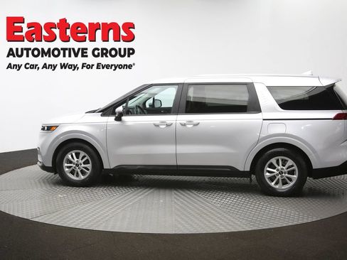 Used 2022 Kia Carnival LX image 60