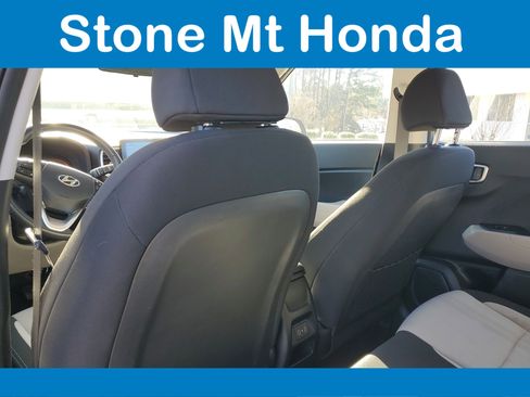 Used 2024 Hyundai Venue SEL image 10