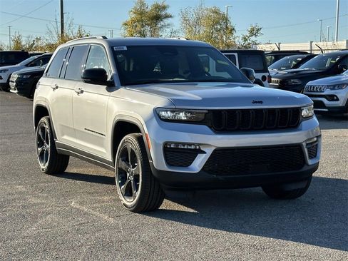 New 2025 Jeep Grand Cherokee Limited image 1