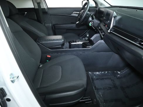 Used 2025 Kia Sportage LX FWD image 35