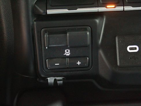 Used 2020 Chevrolet Silverado 1500 RST w/ Texas Edition image 18