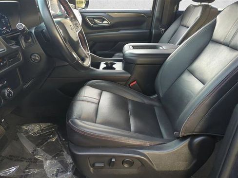 Used 2022 Chevrolet Suburban RST w/ Luxury Package image 17