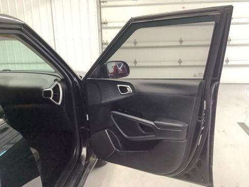 Used 2020 Kia Soul S FWD image 10
