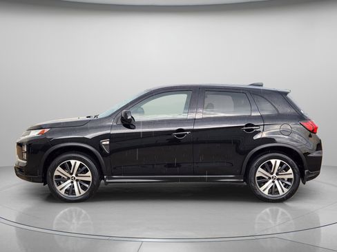 Used 2022 Mitsubishi Outlander Sport ES FWD image 2