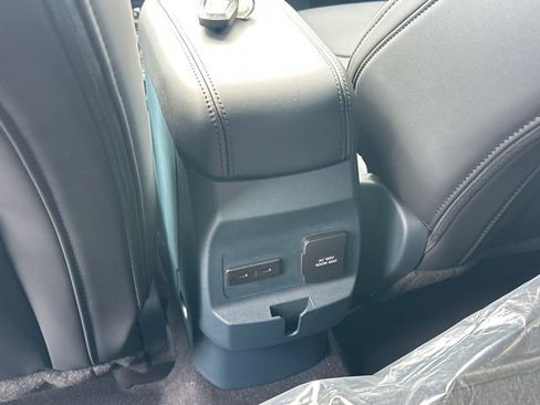 New 2026 Ford Maverick Lariat image 14