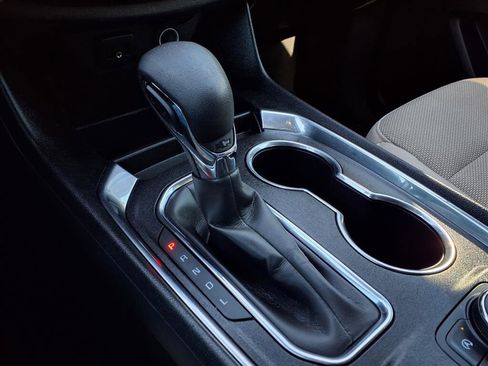 Used 2023 Chevrolet Traverse LS image 18