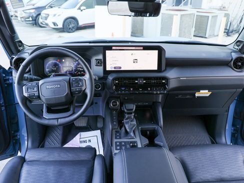 Used 2025 Toyota Land Cruiser image 50