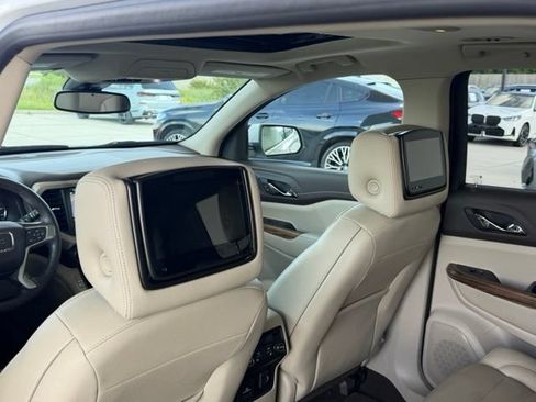 Used 2019 GMC Acadia Denali w/ Technology Package FWD image 29