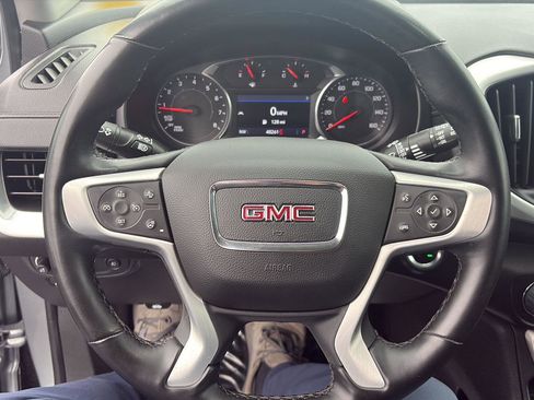 Used 2023 GMC Terrain SLT image 19