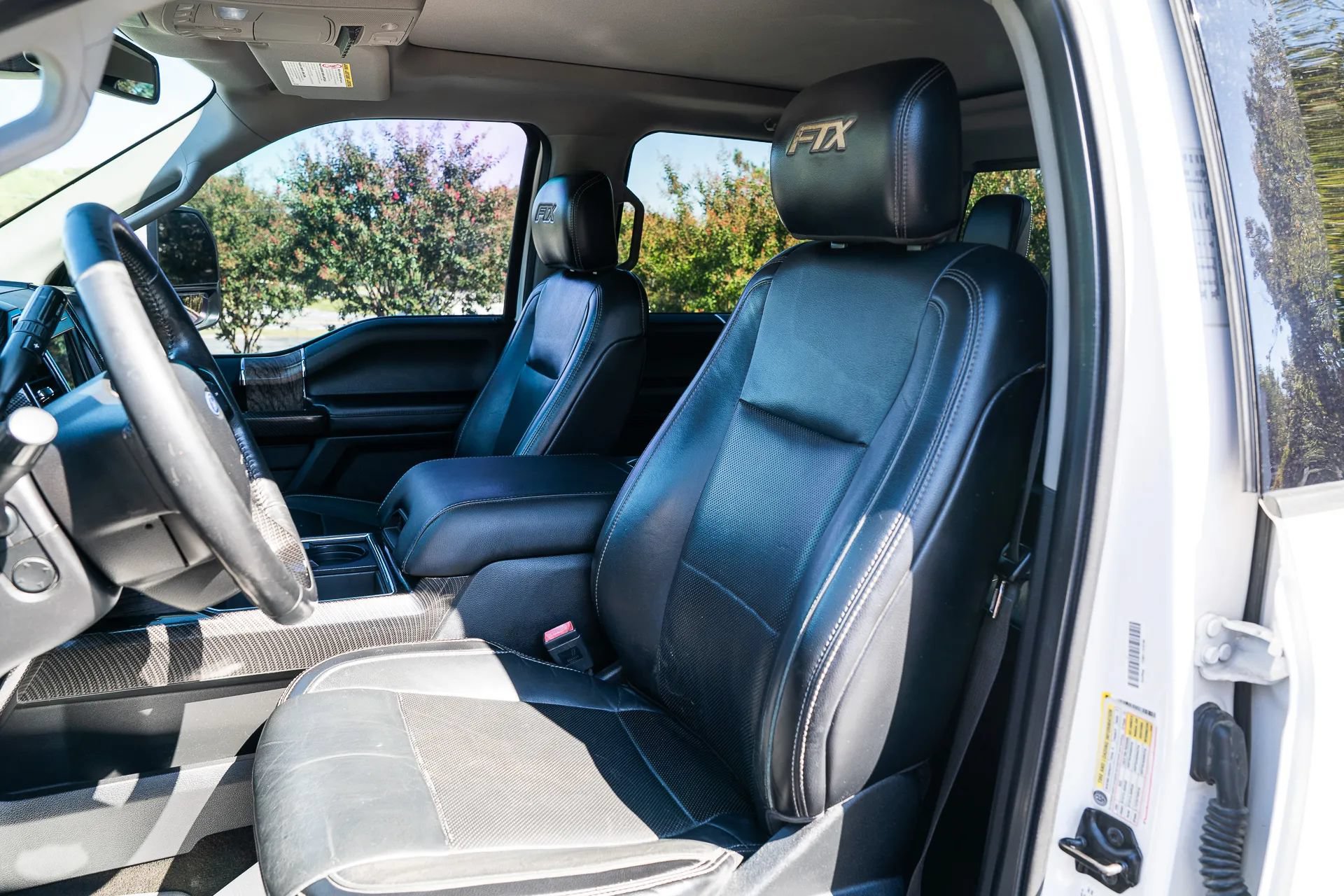 Used 2019 Ford F250 Lariat w/ Lariat Ultimate Package AWD/4WD image 19