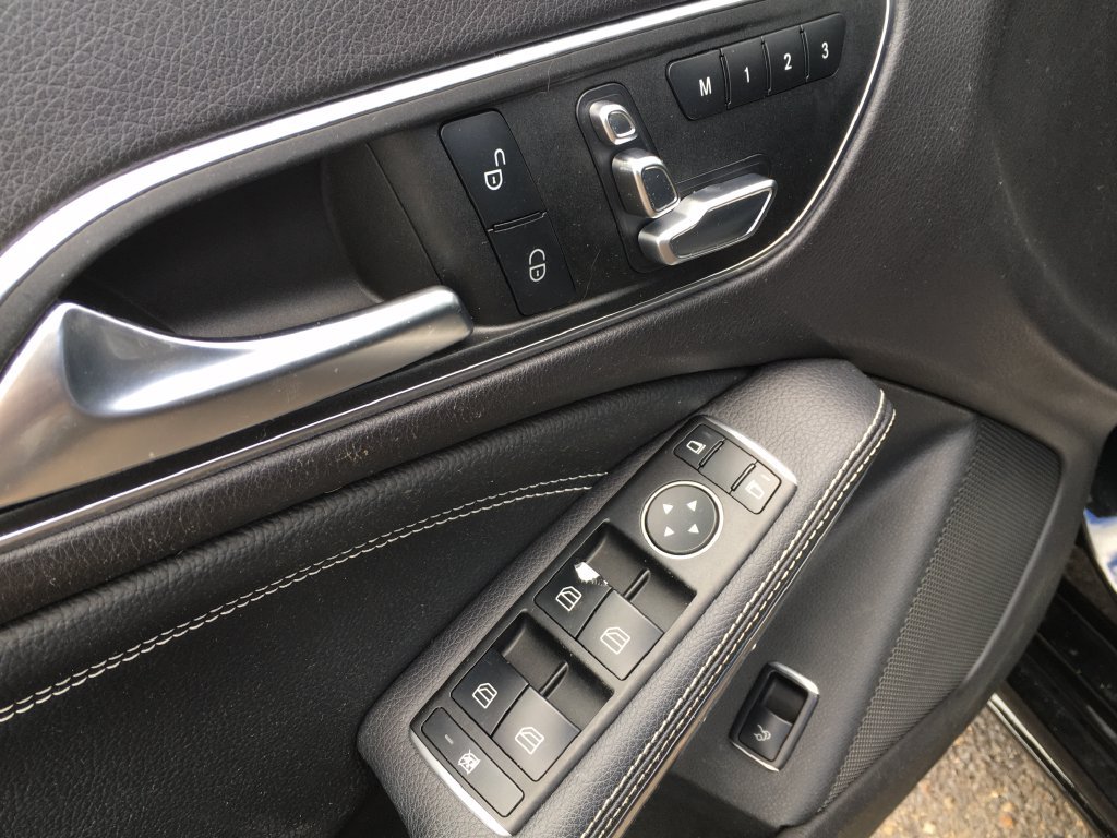 Used 2018 Mercedes-Benz CLA 250 4MATIC image 19