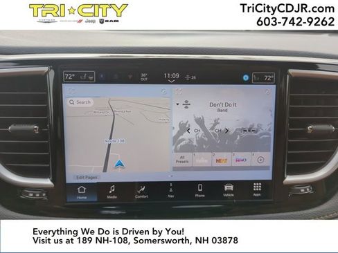 New 2026 Chrysler Pacifica Pinnacle image 16