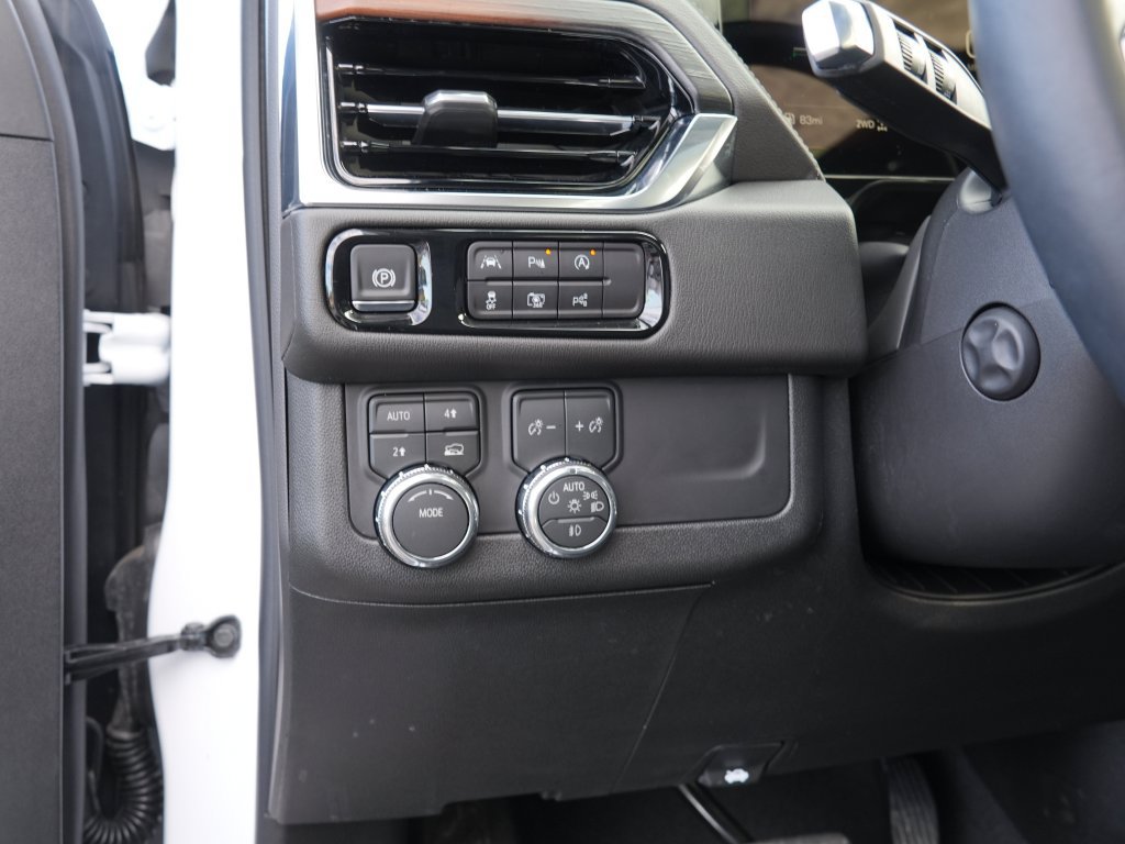 Used 2026 GMC Yukon XL Denali w/ Sun & Power Step Package AWD/4WD image 16
