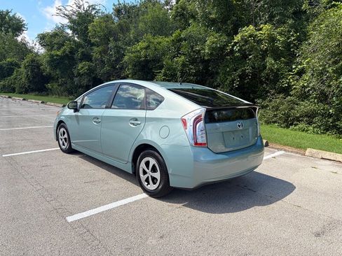 Used 2013 Toyota Prius Two FWD image 3