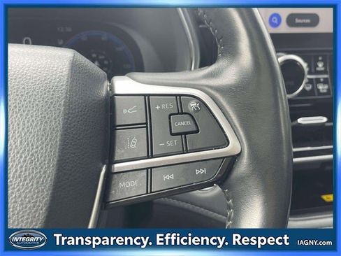 Used 2023 Toyota Highlander Platinum image 24